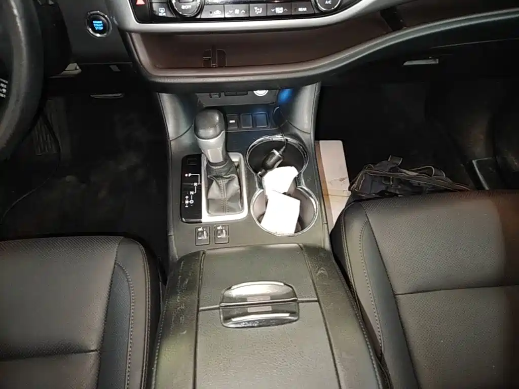 Toyota Highlander — миниатюра 14