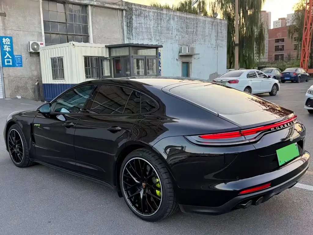 Porsche Panamera Hybrid — миниатюра 9