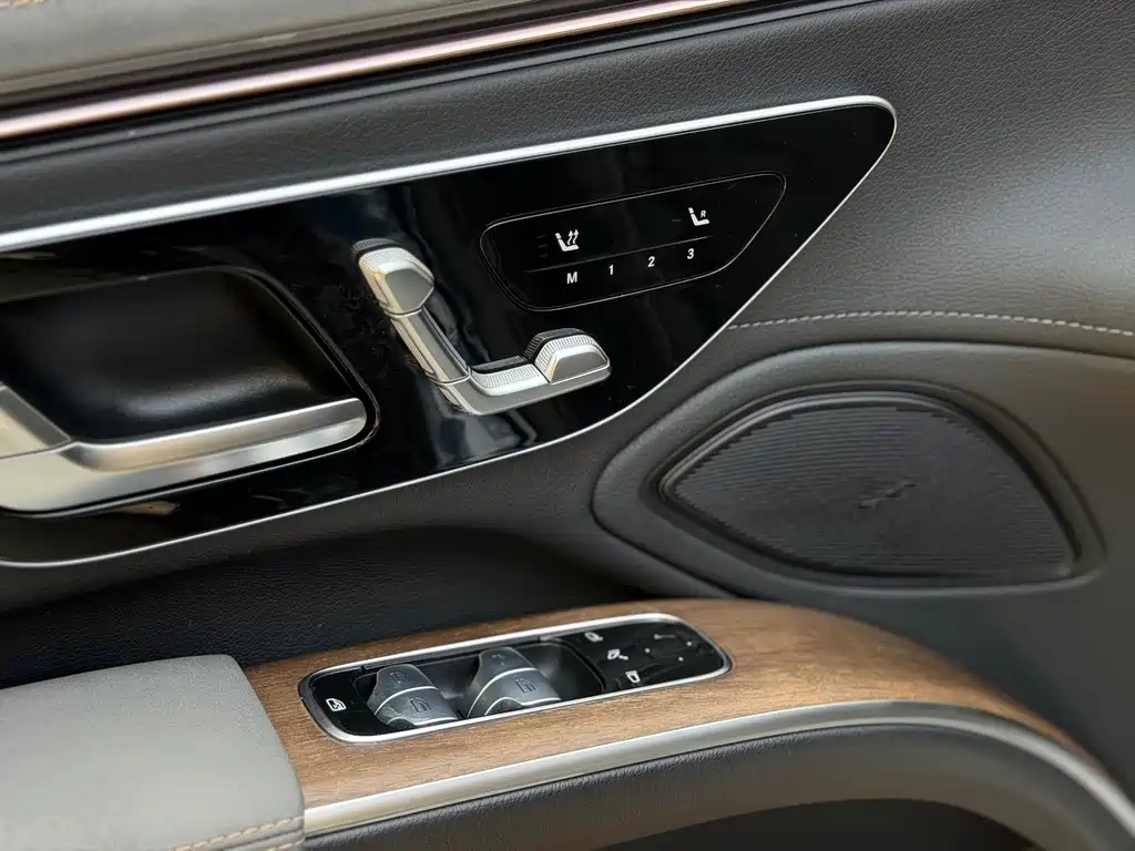 Mercedes-Benz EQS — миниатюра 18