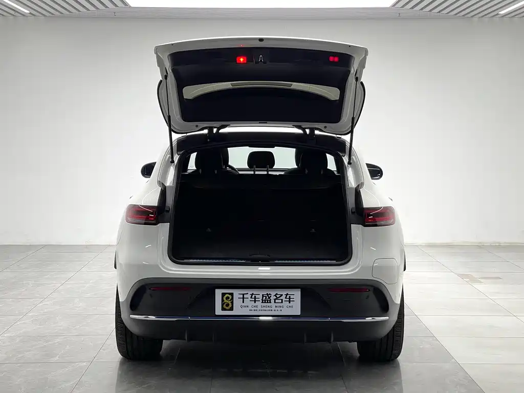 Mercedes-Benz EQC — миниатюра 10