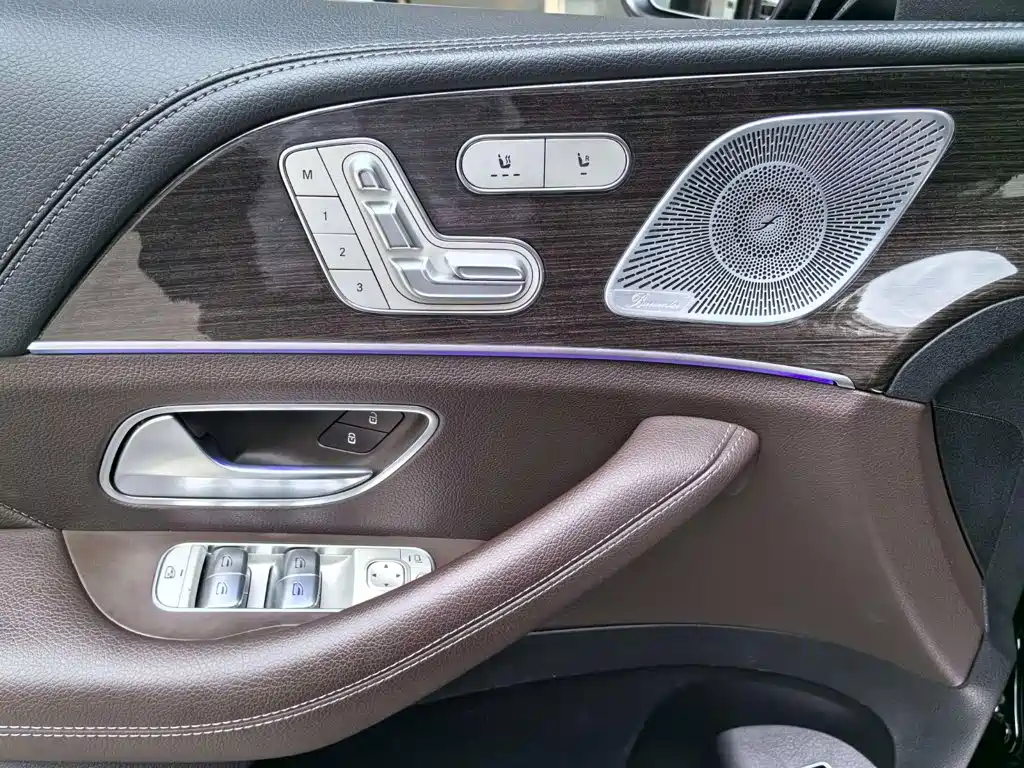 Mercedes-Benz GLS — миниатюра 8