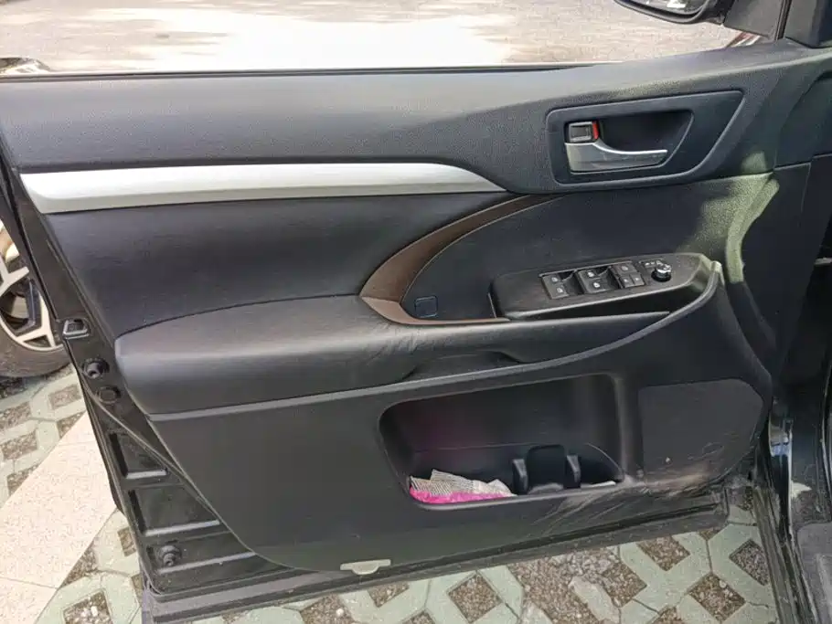 Toyota Highlander — миниатюра 7