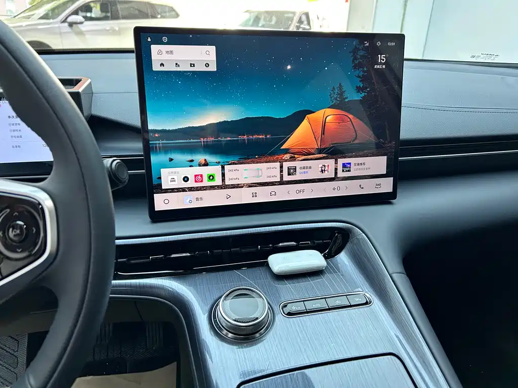 GEELY GALAXY GALAXY E5