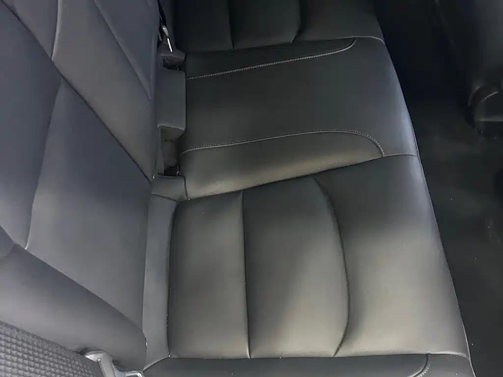 Tesla Model 3 — миниатюра 7