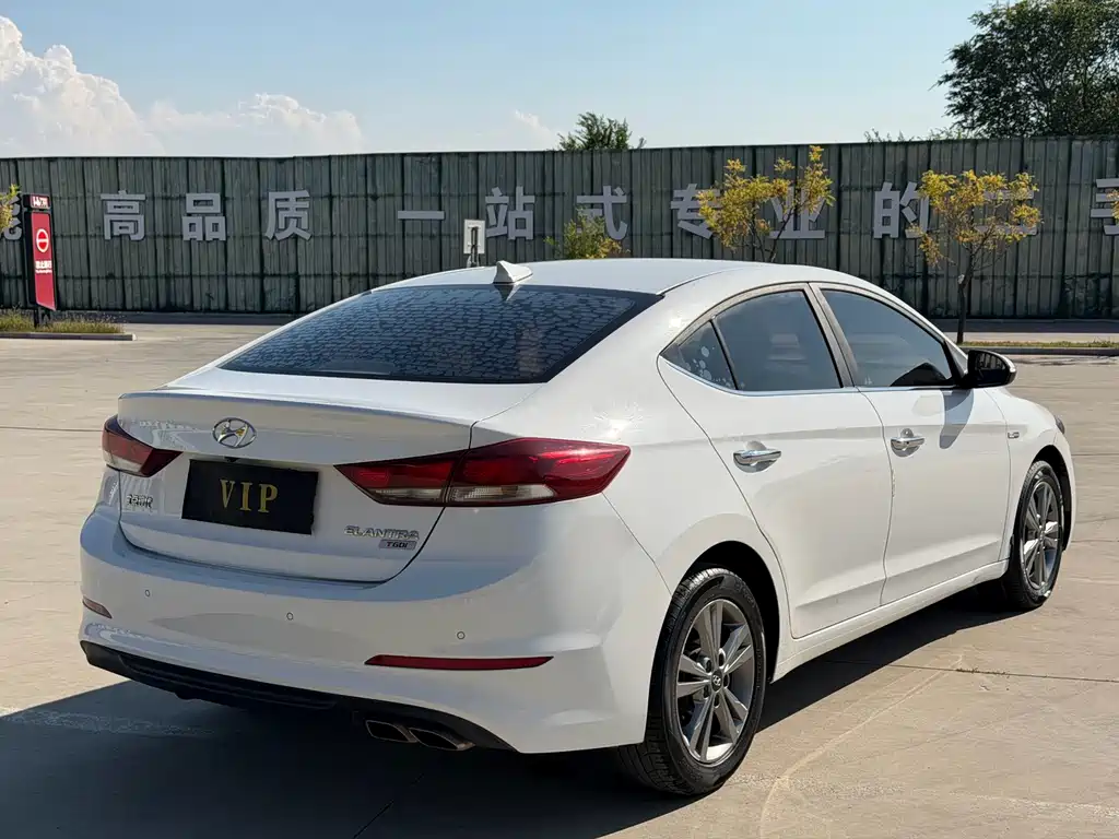 Hyundai Elantra — миниатюра 24