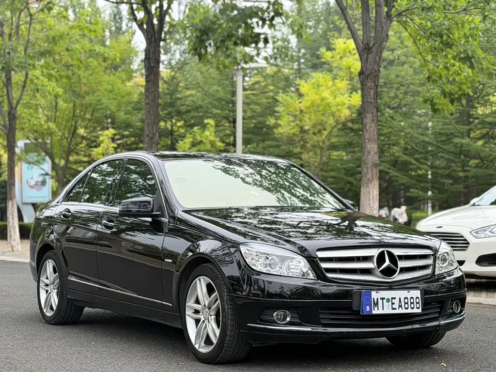 Mercedes-Benz C-Class — миниатюра 3