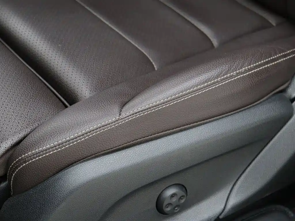 MERCEDES-BENZ  GLC