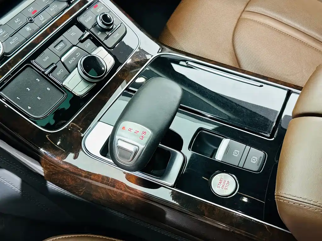 Audi A8 — миниатюра 14