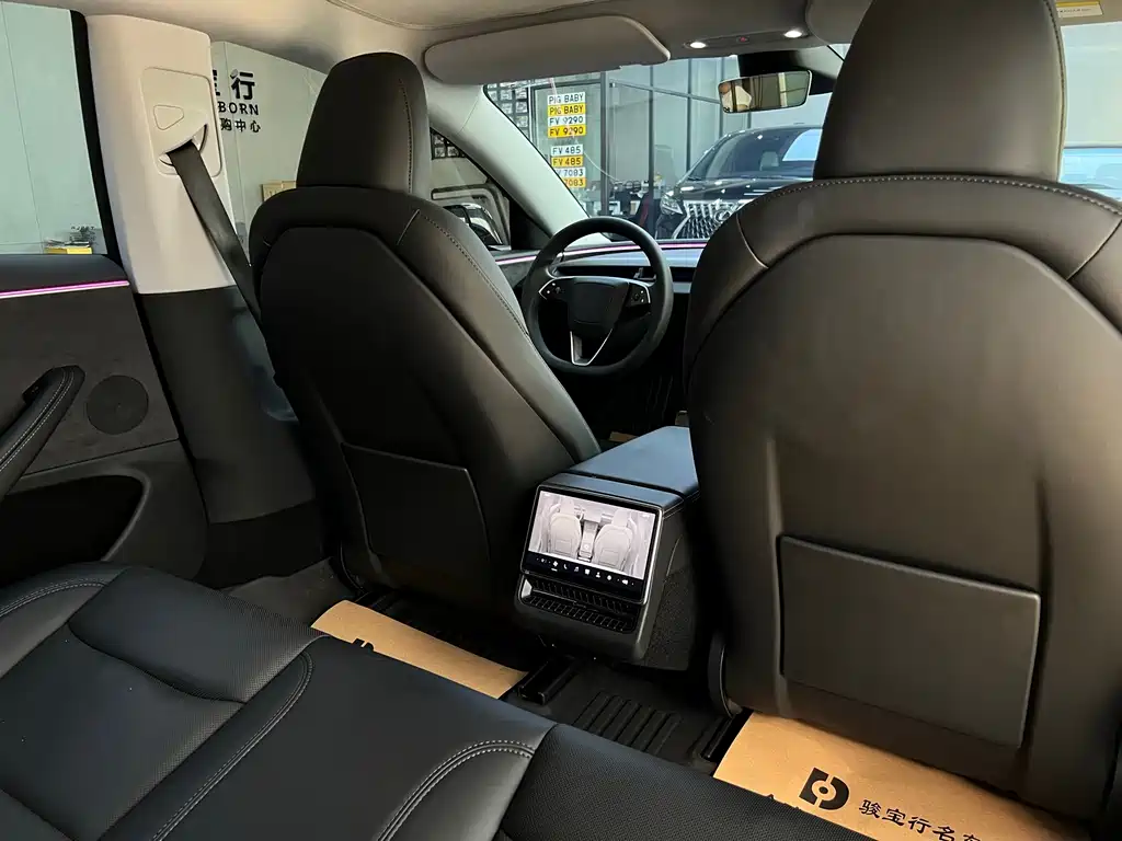 Tesla Model 3 — миниатюра 8