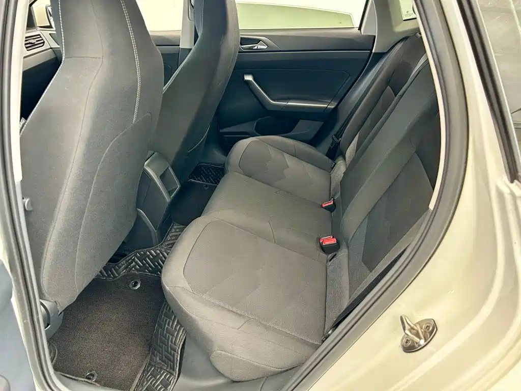 Volkswagen Polo — миниатюра 7