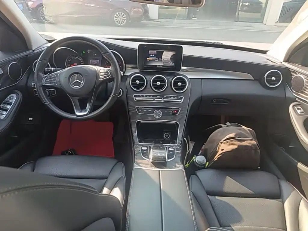 Mercedes-Benz C-Class — миниатюра 10