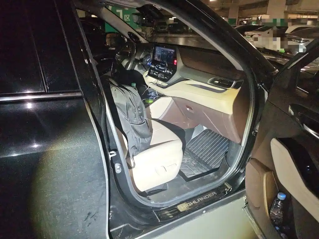 Toyota Highlander — миниатюра 18