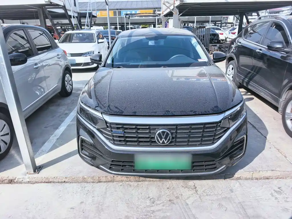 Volkswagen Passat PHEV — миниатюра 3