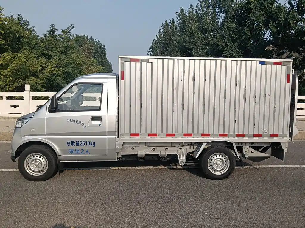 Wuling Wuling Electric Truck — миниатюра 4
