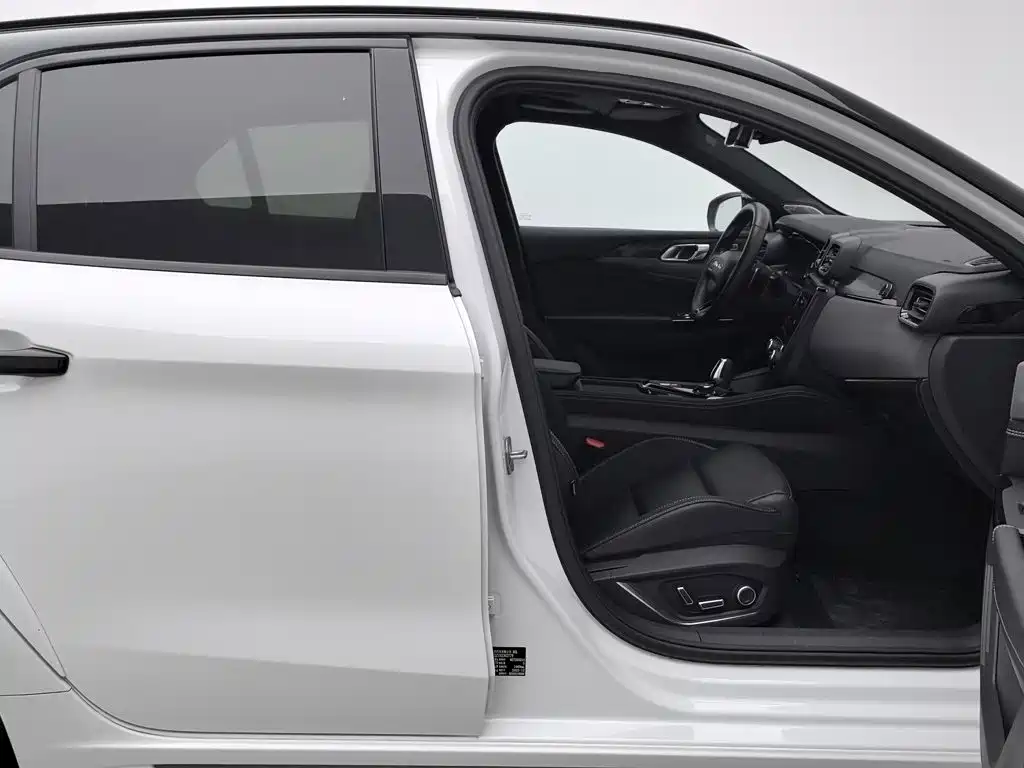 Lynk & Co 02 Hatchback — миниатюра 23