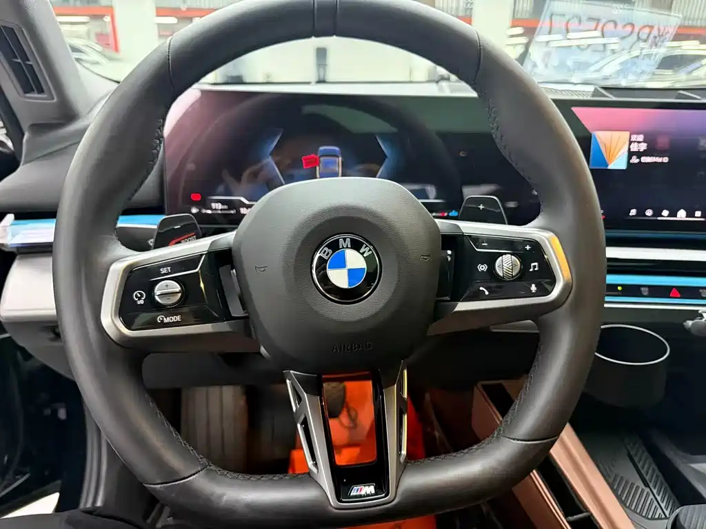 BMW 5 Series — миниатюра 6