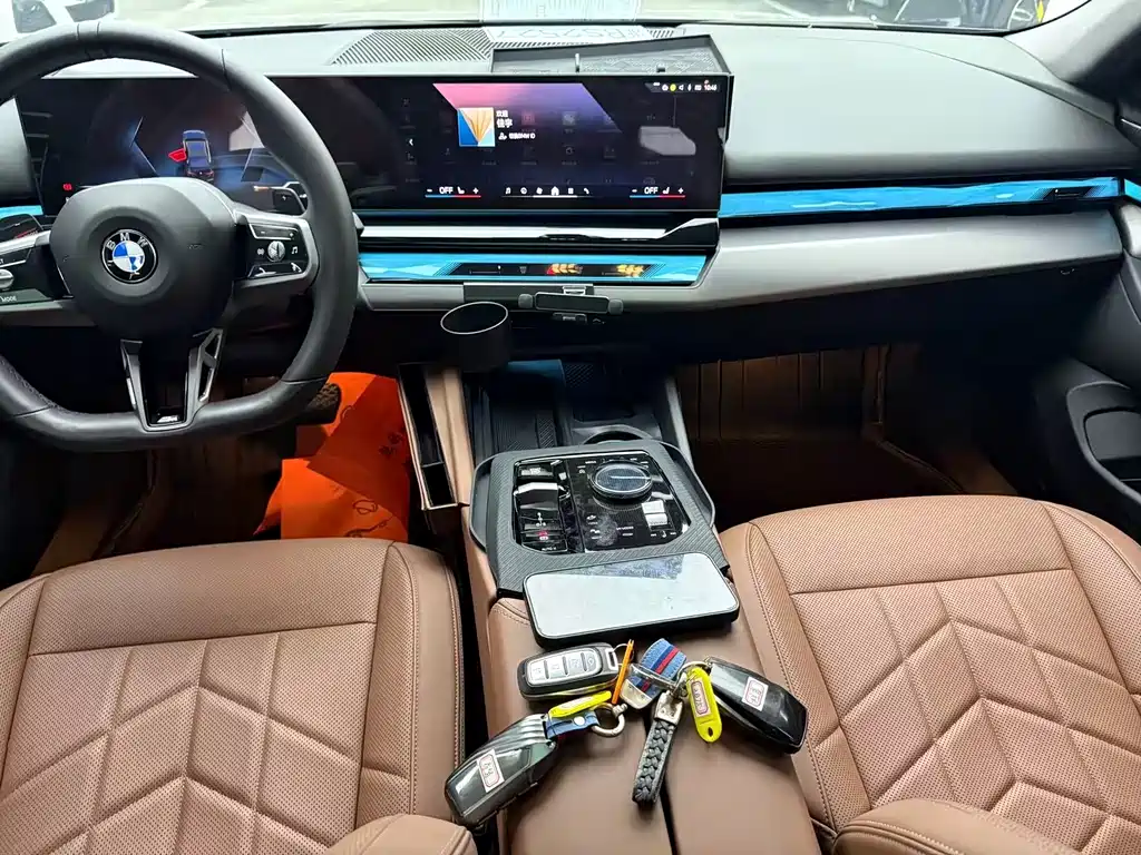 BMW 5 Series — миниатюра 12