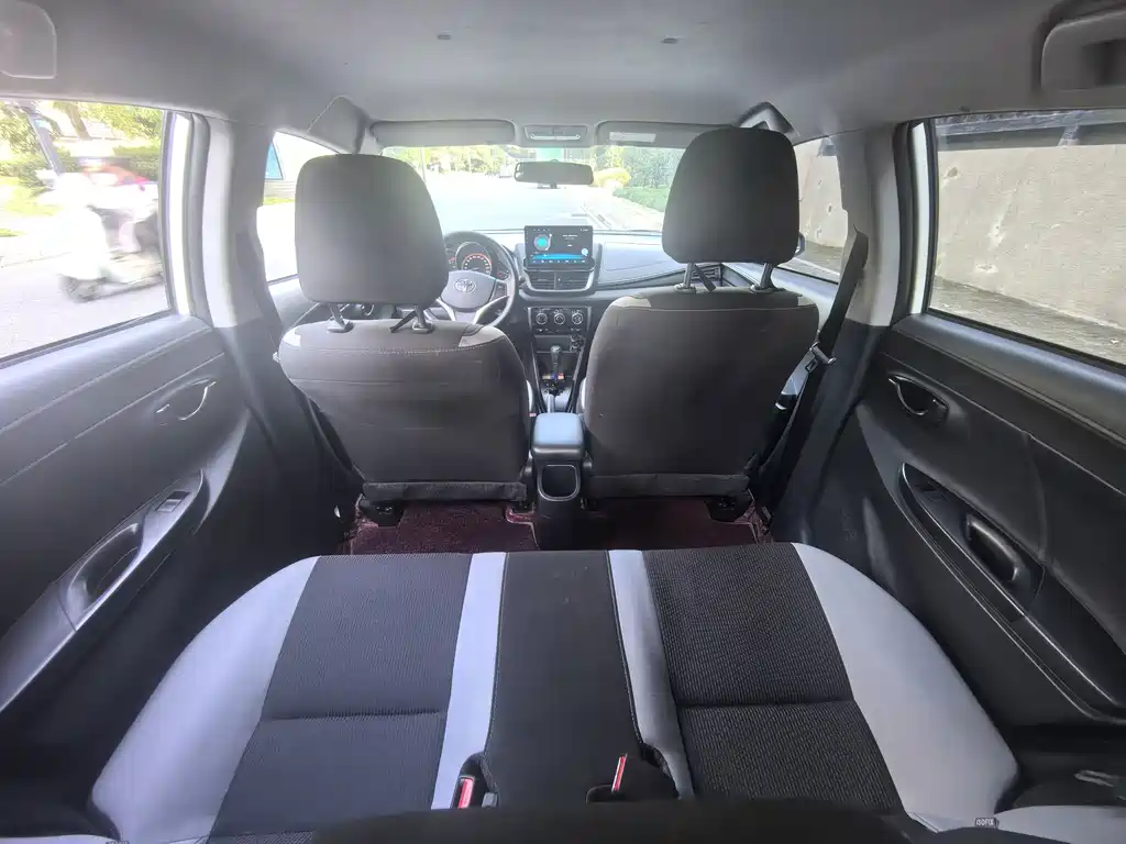 Toyota Yaris L — миниатюра 11