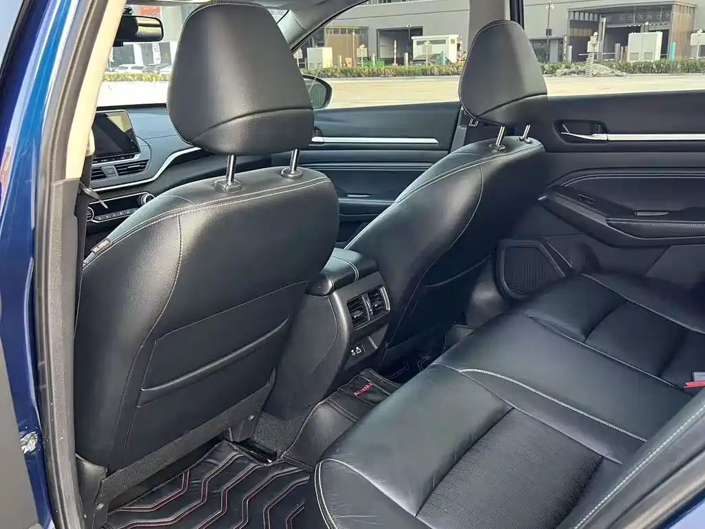 Nissan Teana — миниатюра 8