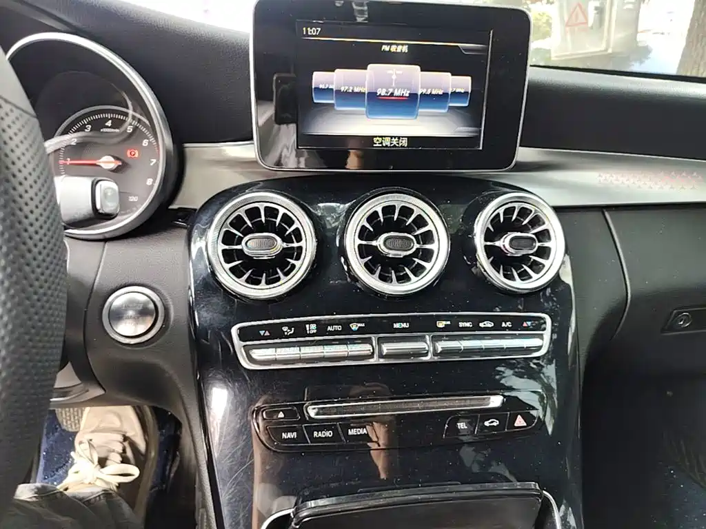 Mercedes-Benz C-Class — миниатюра 13
