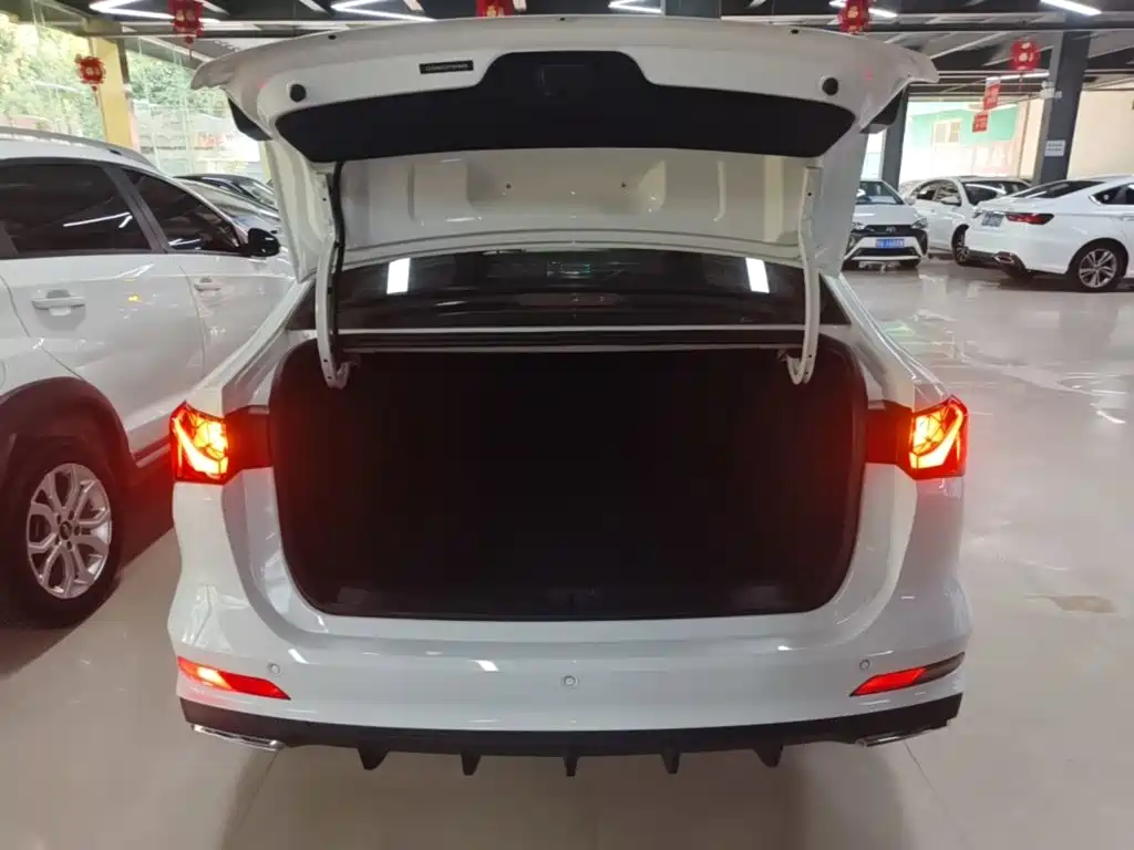 Roewe i5 — миниатюра 19
