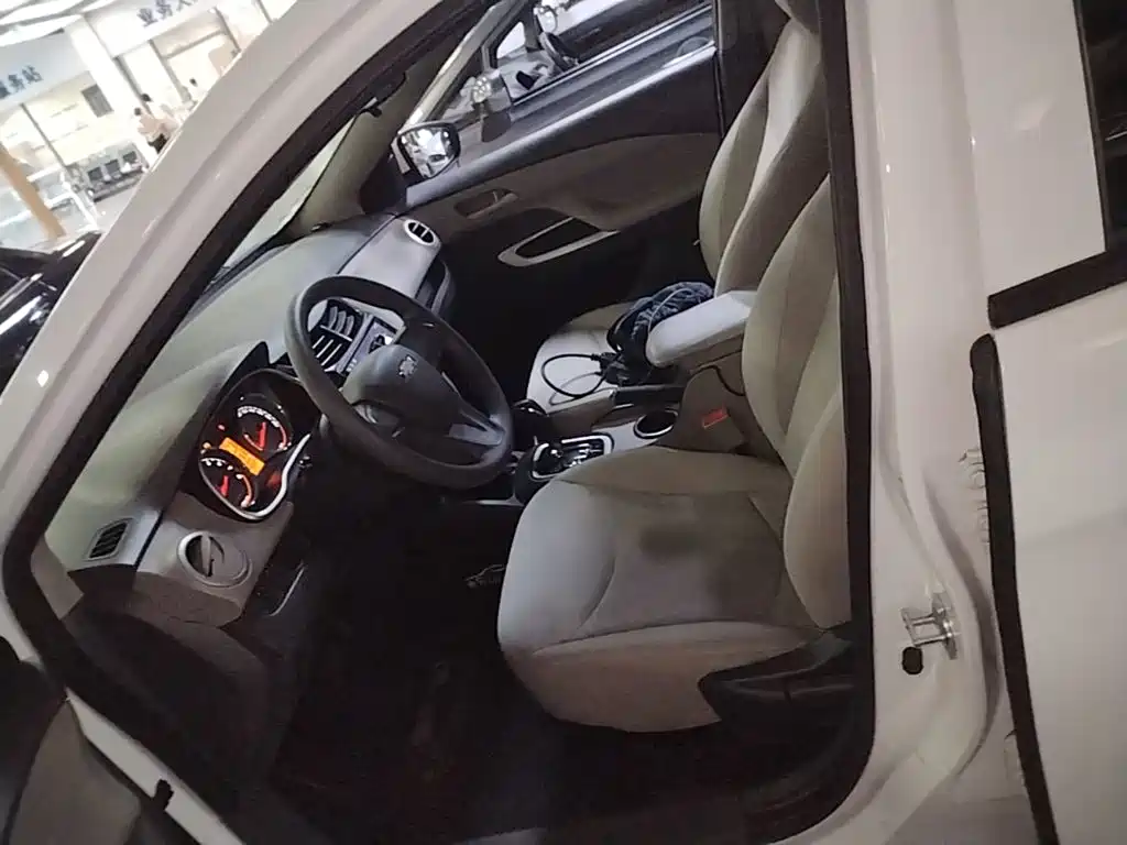 Chevrolet Sail — миниатюра 16