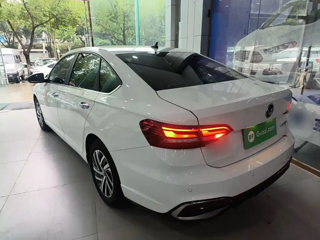 Volkswagen Lavida — миниатюра 5