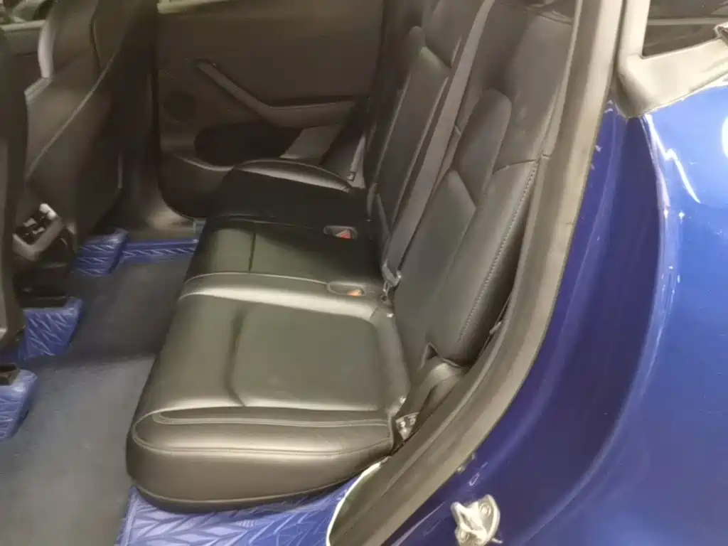 Tesla Model Y — миниатюра 17