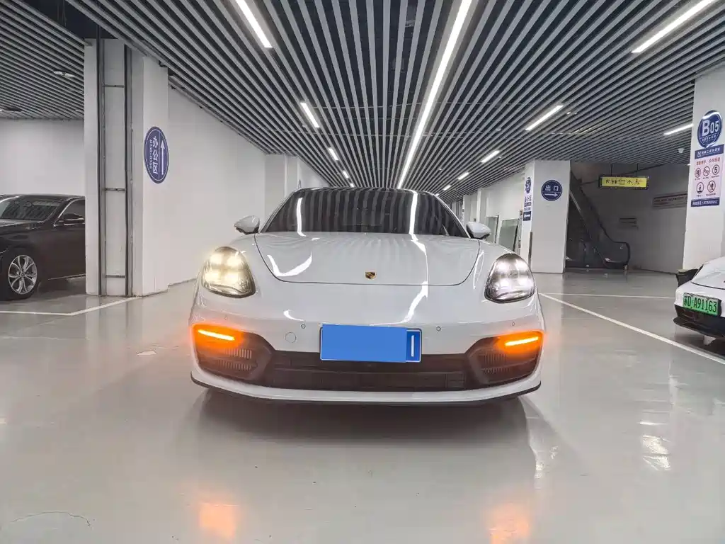 Porsche Panamera — миниатюра 2