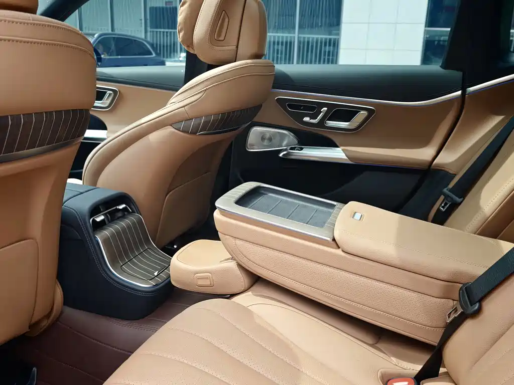 Mercedes-Benz E-Class — миниатюра 8