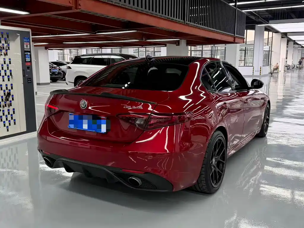 Alfa Romeo Giulia — миниатюра 5