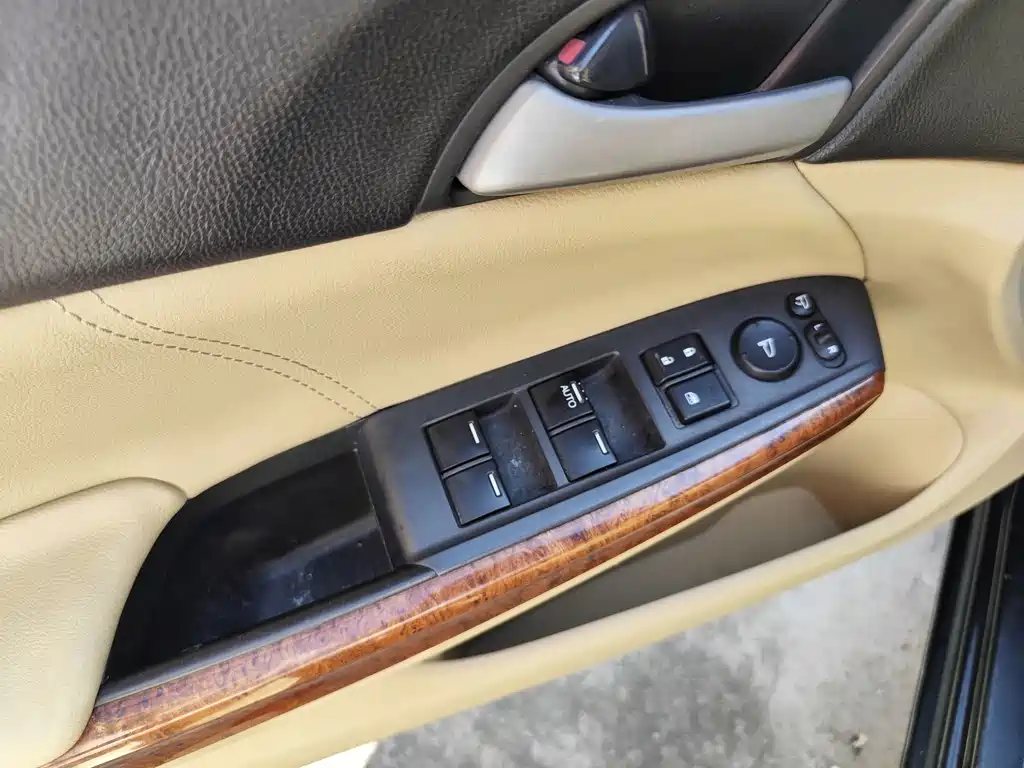 Honda Accord — миниатюра 7