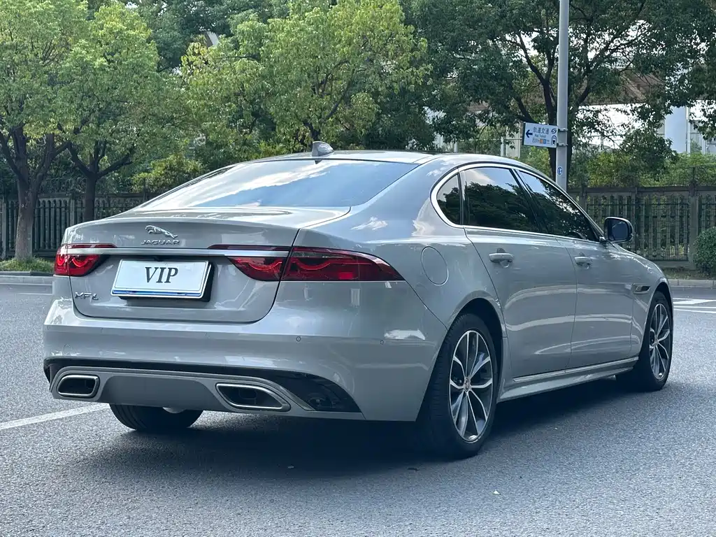 Jaguar XFL — миниатюра 5
