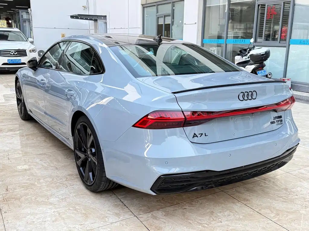 AUDI A7L