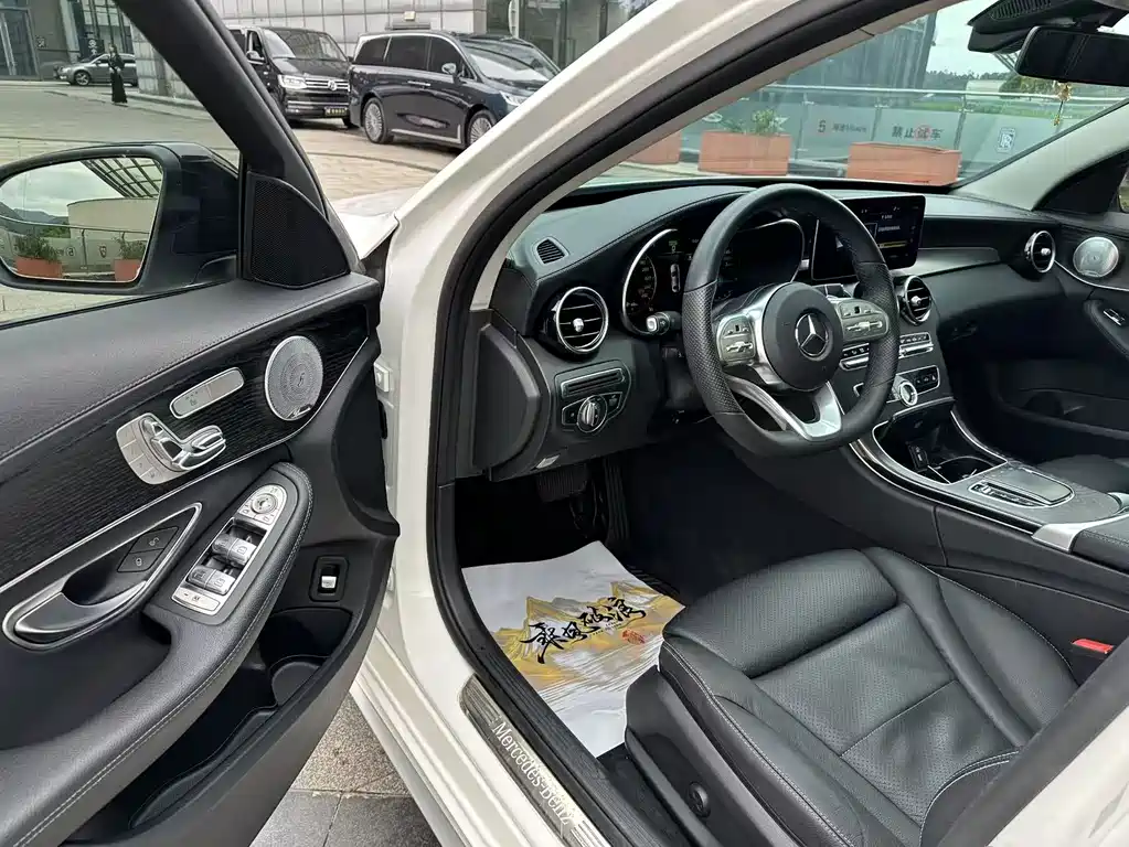 Mercedes-Benz C-Class — миниатюра 4
