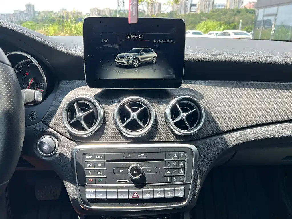 Mercedes-Benz GLA — миниатюра 20