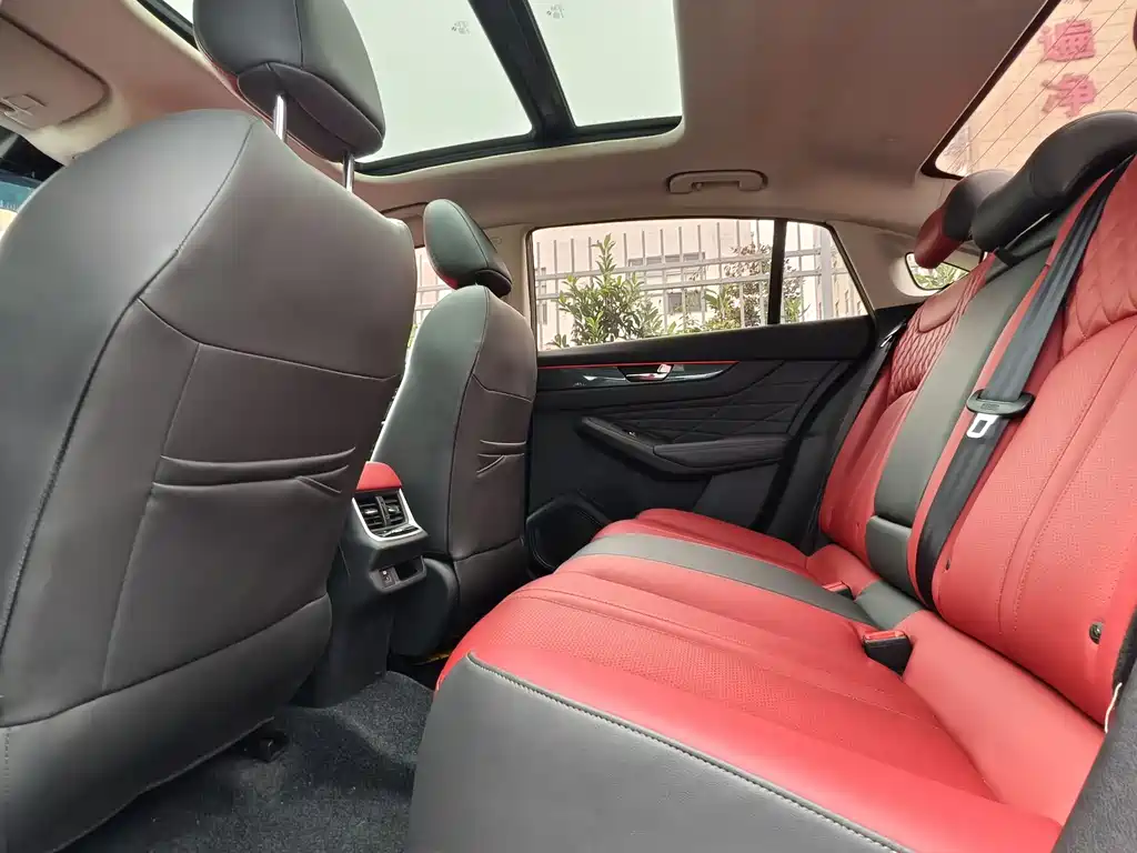 Dongfeng Aeolus Yixuan Max MAX 2022 1.5T