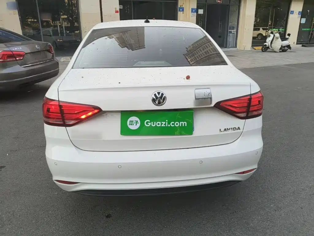 Volkswagen Lavida — миниатюра 6