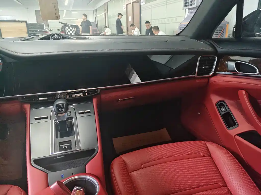 Porsche Panamera — миниатюра 18