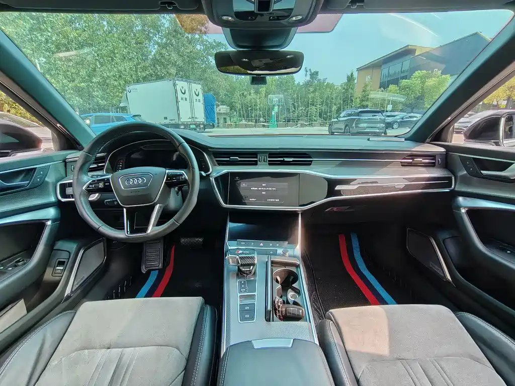 Audi A6L 2022 40 TFSI Luxury