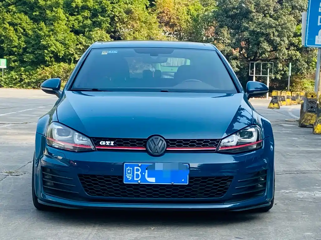 VOLKSWAGEN GOLF GTI