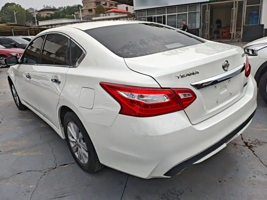 Nissan Teana — миниатюра 5
