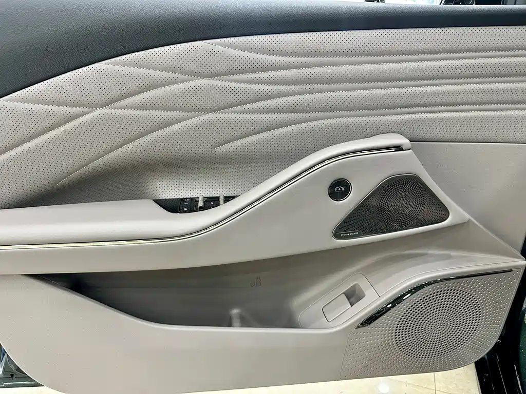 GEELY GALAXY GALAXY SPARKLE 8