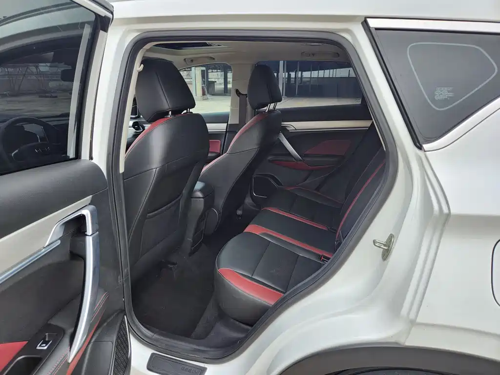 Geely Binyue — миниатюра 10