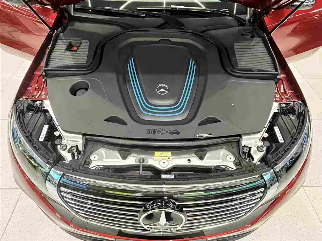 Mercedes-Benz EQC — миниатюра 16