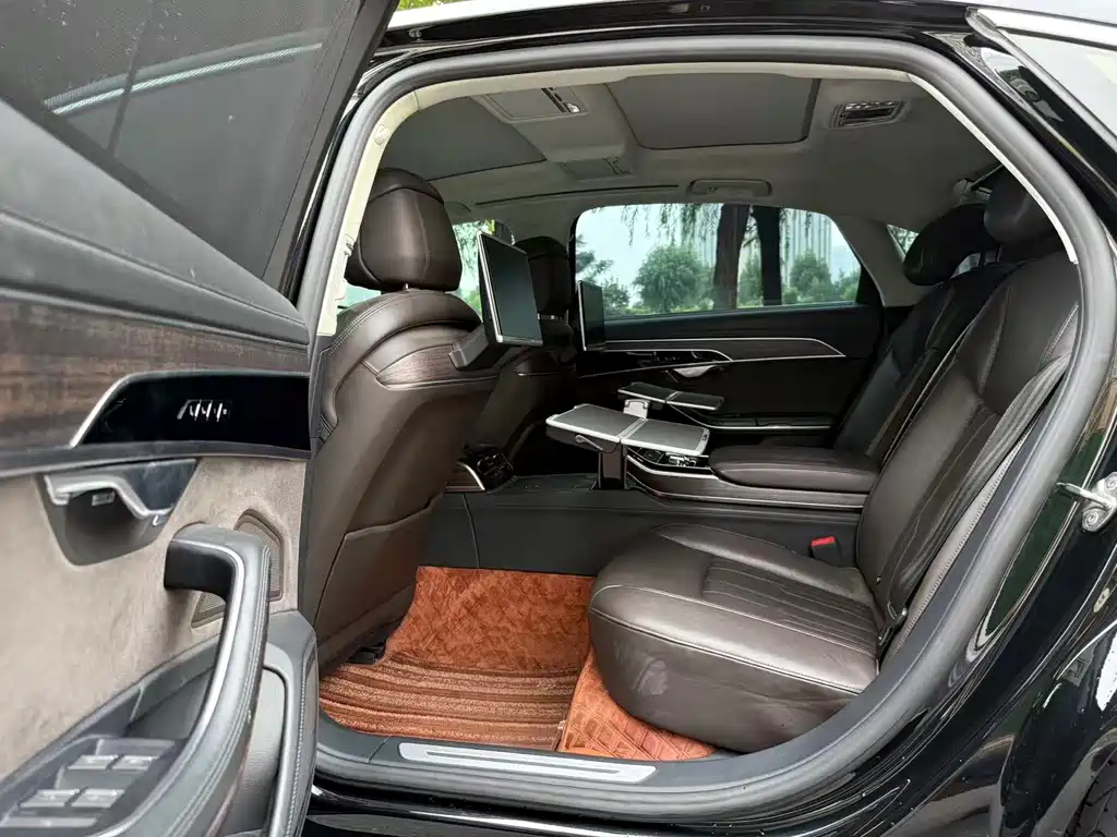 Audi A8 — миниатюра 4