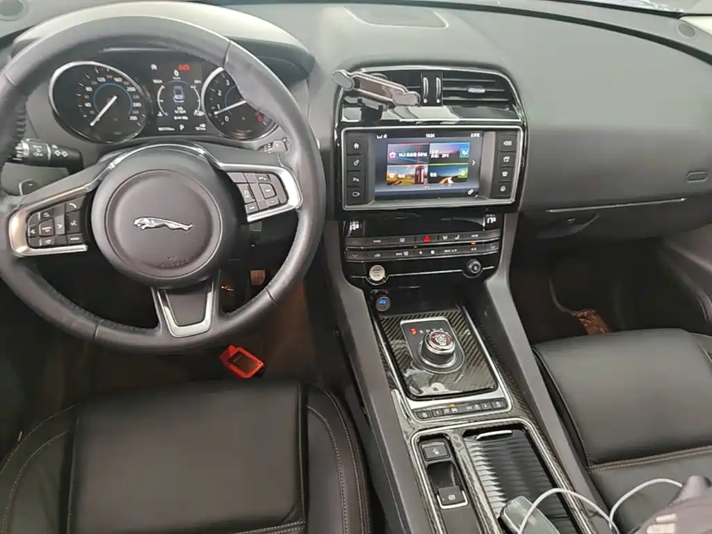 Jaguar F-PACE — миниатюра 13