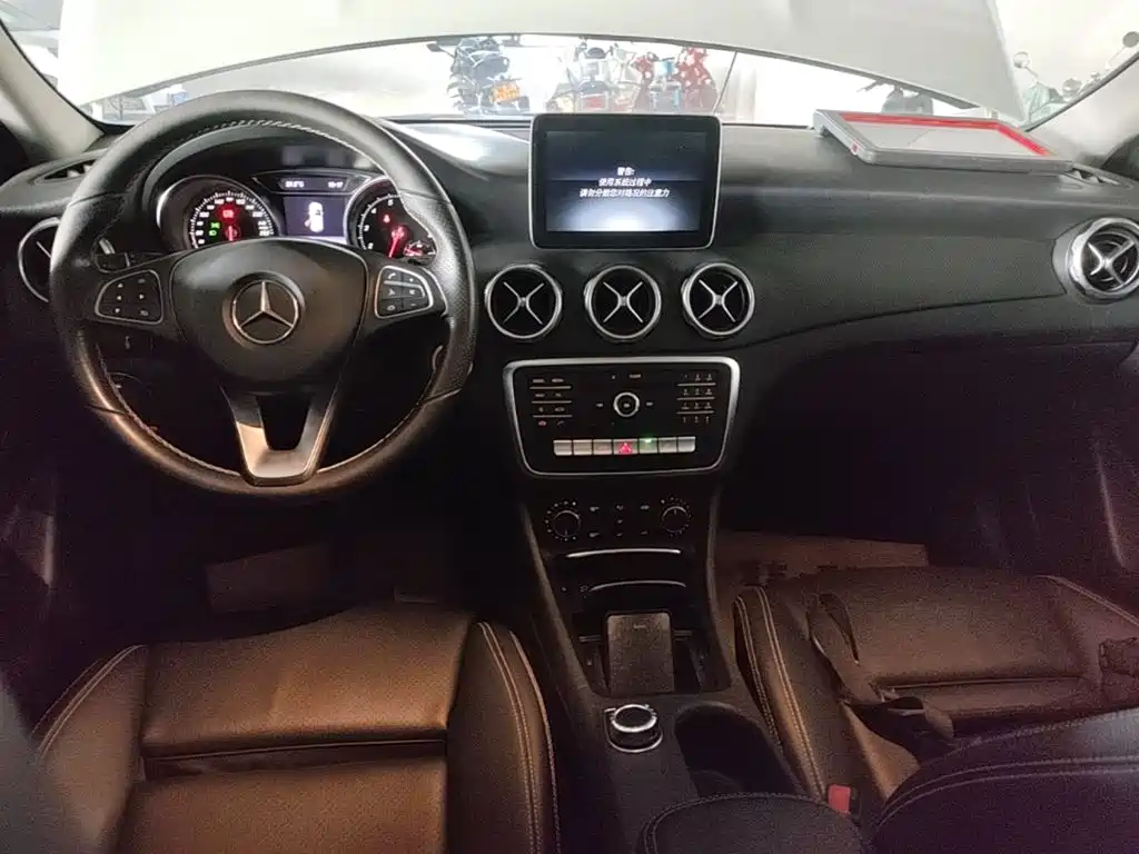 Mercedes-Benz GLA — миниатюра 10