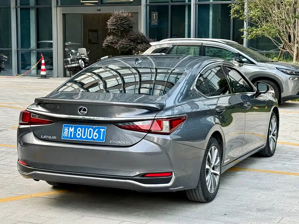 Lexus ES — миниатюра 4