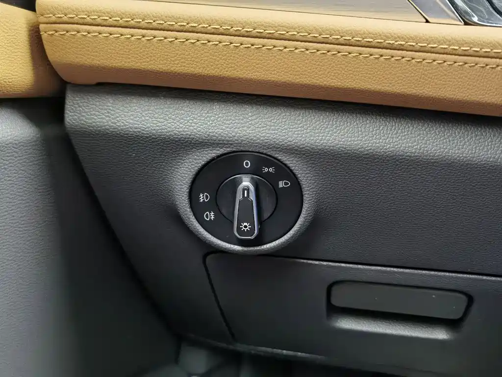 Volkswagen Sagitar — миниатюра 21